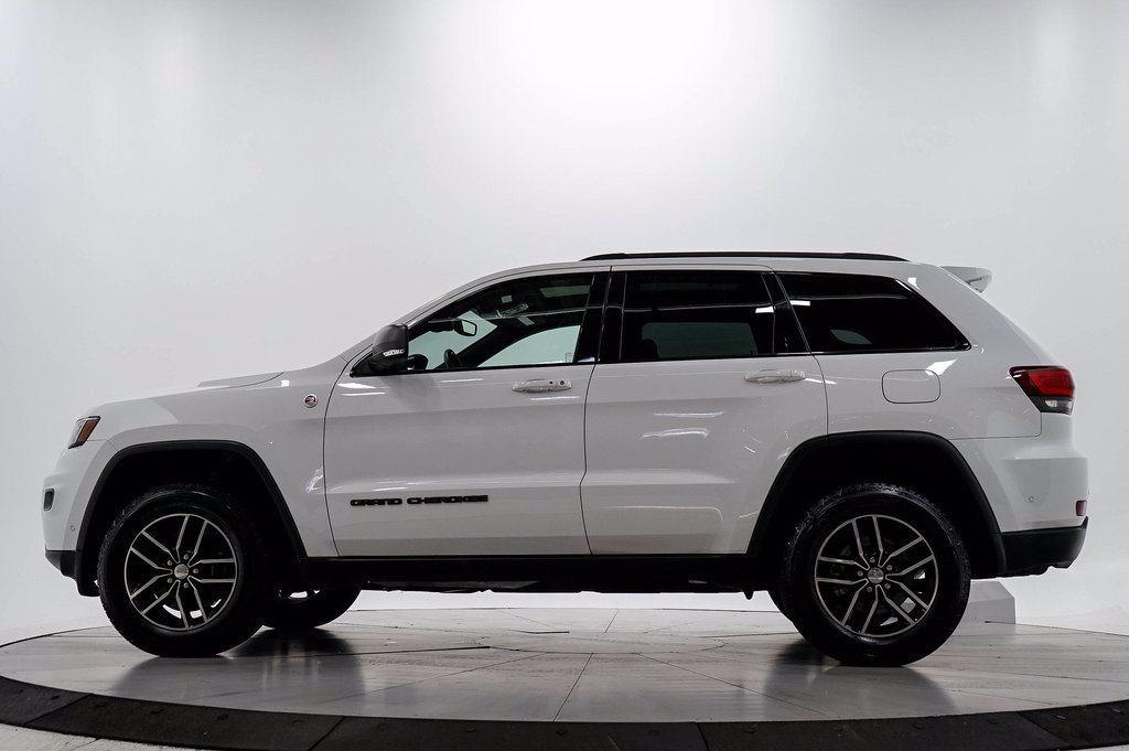 Pre-Owned 2017 Jeep Grand Cherokee TRAILHAWK V8 LUX Sport ...